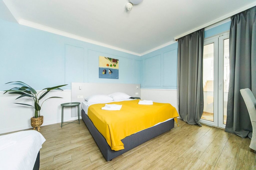 economy-triple-room-hotel-plaza-1
