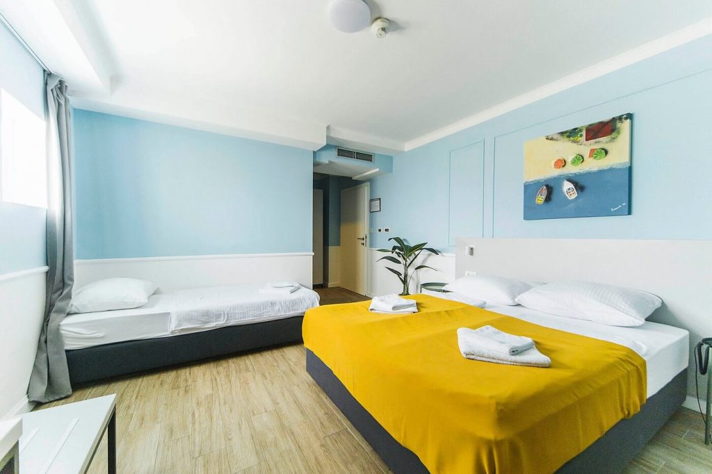 economy-triple-room-hotel-plaza-2