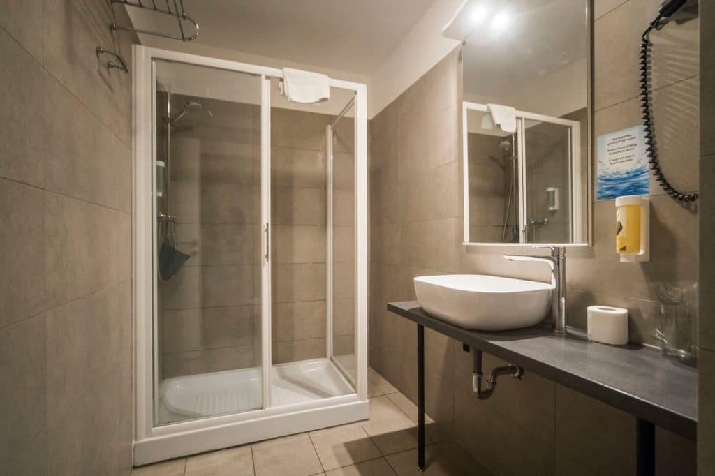 standard-double-room-with-a-sea-view-hotel-plaza-5