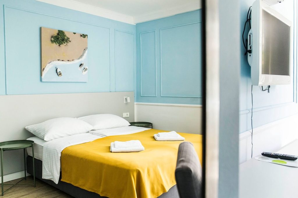 standard-triple-room-hotel-plaza-3