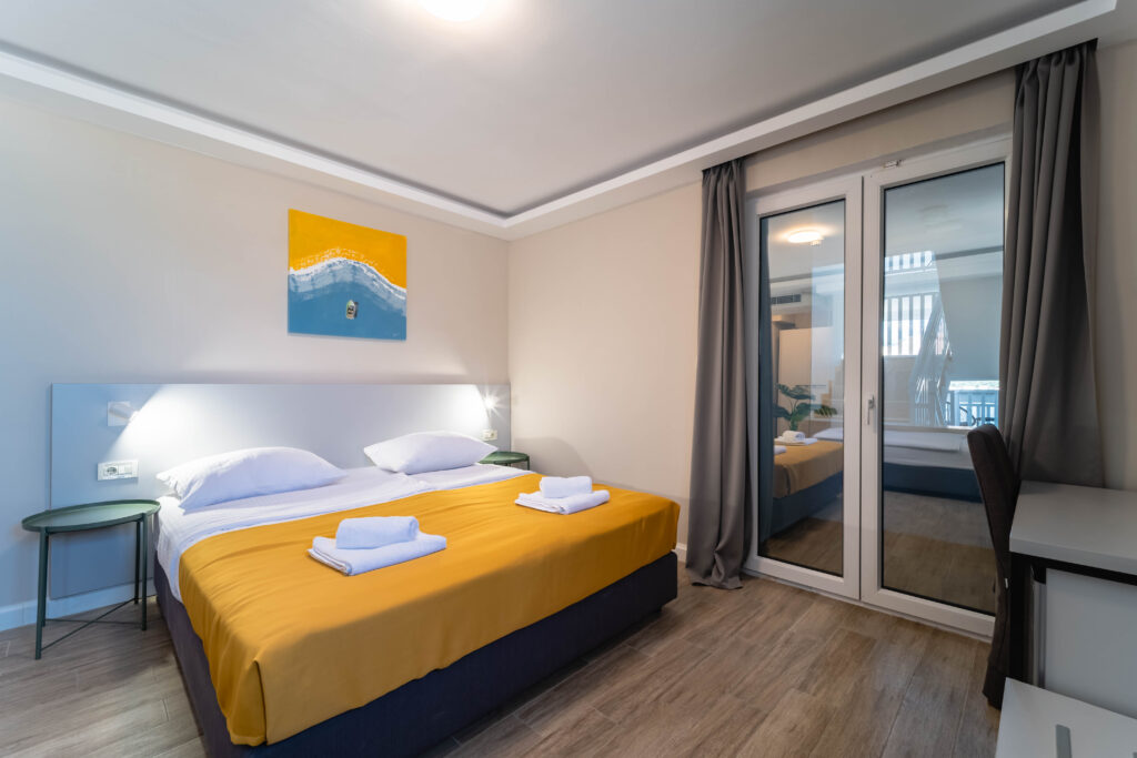 Economy Triple Room 2